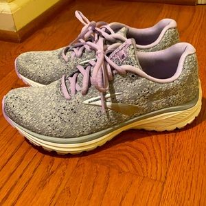 Womens Brooks Anthem